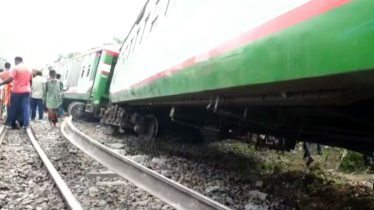 ধীরে চলার নির্দেশ মানেননি চালক, স্টেশন মাস্টার বরখাস্ত