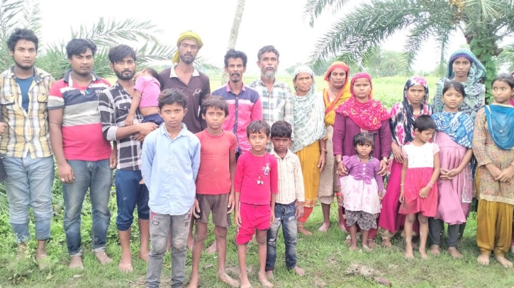 সাতক্ষীরা সীমান্ত দিয়ে নারী ও শিশুসহ ২৩ বাংলাদেশিকে ঠেলে দিলো বিএসএফ সাতক্ষীরা সীমান্ত দিয়ে নারী ও শিশুসহ ২৩ বাংলাদেশিকে ঠেলে দিলো বিএসএফ