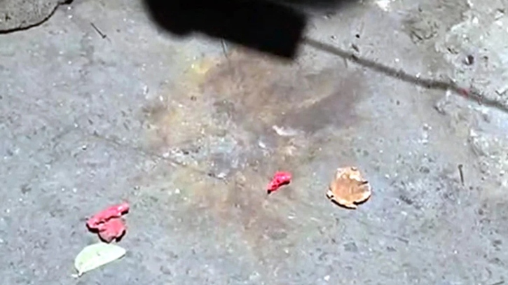 এবার ঢাকা বিশ্ববিদ্যালয়ের টিএসসিতে ককটেল বিস্ফোরণ