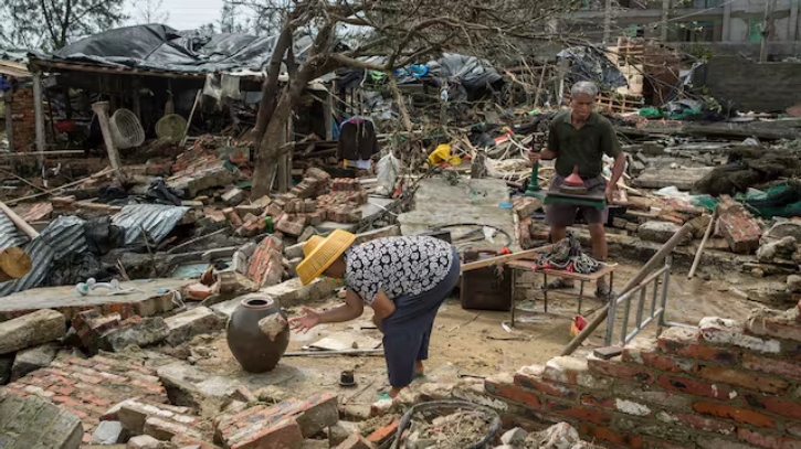 ফিলিপাইনে টাইফুন কালমায়েগির আঘাতে ৬০ জনের প্রাণহানি 