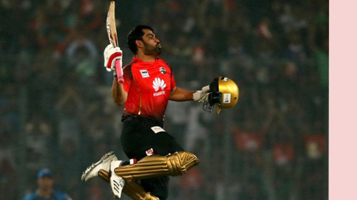 বিপিএল থেকে নাম সরিয়ে নিলেন তামিম ইকবাল 