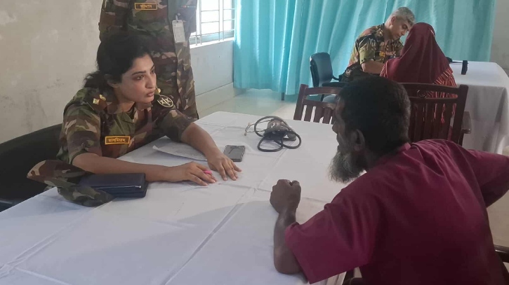 টাঙ্গাইলে ১৫শ রোগীকে সেনাবাহিনীর বিনামূল্যে চিকিৎসা সেবা টাঙ্গাইলে ১৫শ রোগীকে সেনাবাহিনীর বিনামূল্যে চিকিৎসা সেবা