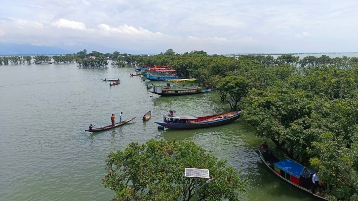 হাউজবোট নিয়ে ওয়াচ টাওয়ার এলাকায় যেতে পারবেন না পর্যটকরা হাউজবোট নিয়ে ওয়াচ টাওয়ার এলাকায় যেতে পারবেন না পর্যটকরা