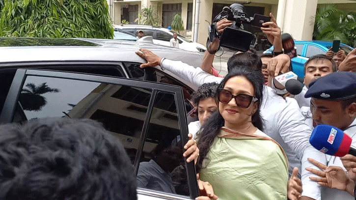 দুর্নীতি মামলায় ঋতুপর্ণাকে ৫ ঘণ্টা জিজ্ঞাসাবাদ দুর্নীতি মামলায় ঋতুপর্ণাকে ৫ ঘণ্টা জিজ্ঞাসাবাদ
