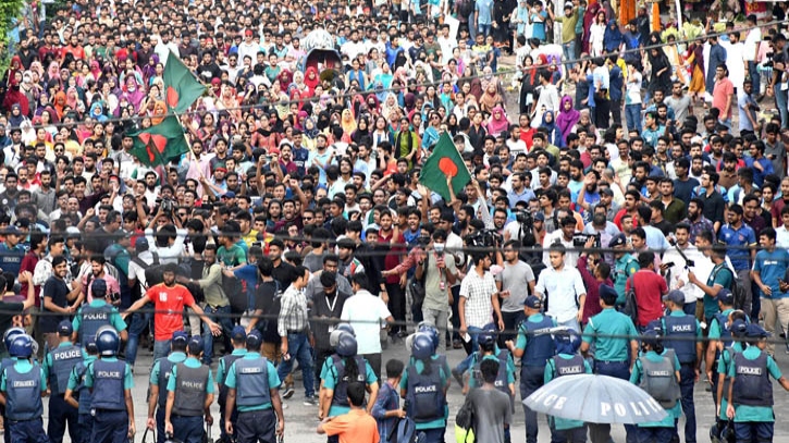 রাজনীতিতে সবচেয়ে আলোচিত বছর ২০২৪, হলো স্বৈরাচার পতন রাজনীতিতে সবচেয়ে আলোচিত বছর ২০২৪, হলো স্বৈরাচার পতন