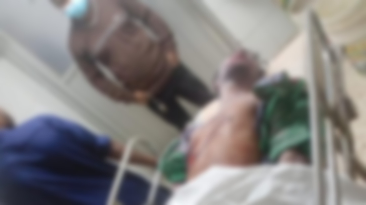 আয়ুবের্দিক কারখানায় মেশিনে হাত পেচিয়ে শ্রমিক নিহত 