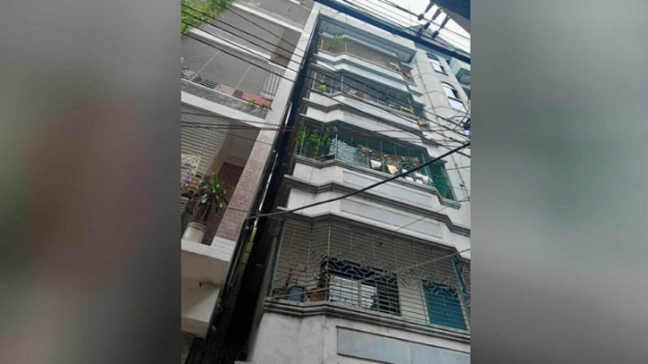 ডেমরায় হেলে পড়লো ৬ তলা আবাসিক ভবন ডেমরায় হেলে পড়লো ৬ তলা আবাসিক ভবন