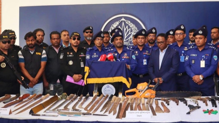 দেশি-বিদেশি আগ্নেয়াস্ত্র-গুলিসহ ৬ জন গ্রেফতার