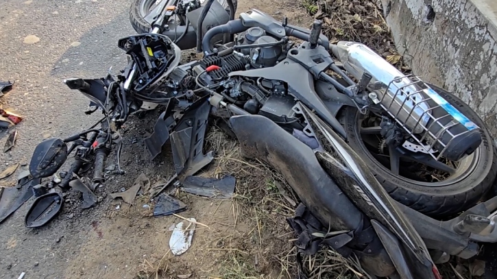 চট্টগ্রামে বাস–মোটরসাইকেল সংঘর্ষে নিহত ২