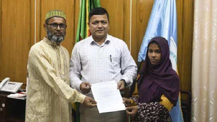 বেরোবিতেই আবু সাঈদের বোনের চাকরি বেরোবিতেই আবু সাঈদের বোনের চাকরি
