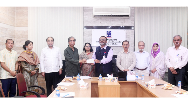 ঢাবি শিক্ষার্থীদের বৃত্তি প্রদানে ১০ লাখ টাকার নতুন ট্রাস্ট ফান্ড ঢাবি শিক্ষার্থীদের বৃত্তি প্রদানে ১০ লাখ টাকার নতুন ট্রাস্ট ফান্ড