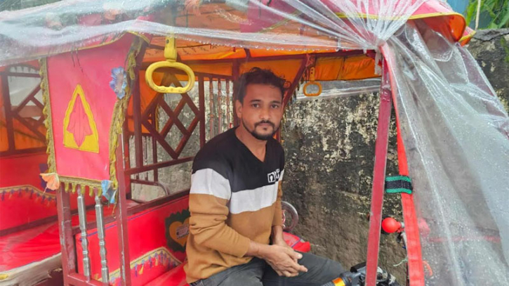 অটোরিকশায় ফেলে যাওয়া ১৫ লাখ টাকা ফেরত দিলেন চালক 