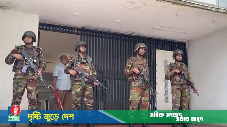 হাজী সেলিমের বাড়ি ঘিরে যৌথবাহিনীর অভিযান, ভেতরে মিলল যা