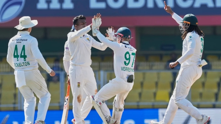 ঘরের মাঠে ভারতের লজ্জার হার