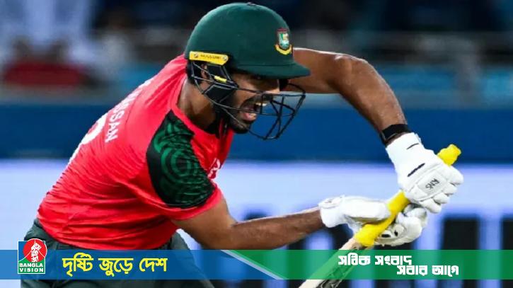 ১৩৬ রানের লক্ষ্যে নেমেই উইকেটের পতন জাকের বাহিনীর