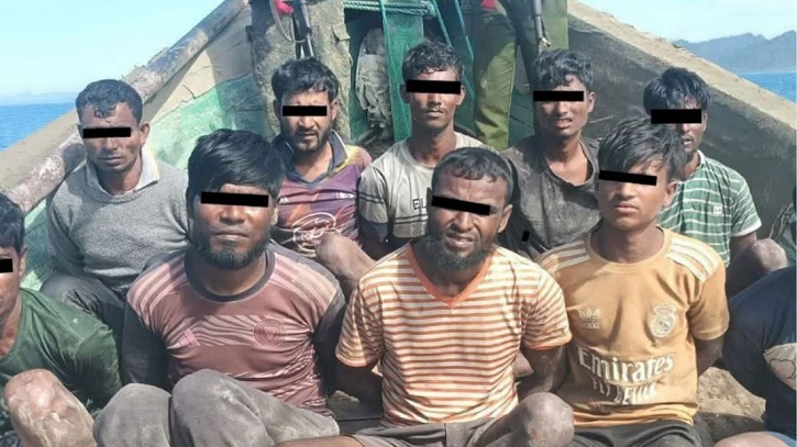 আবারও ১৬ বাংলাদেশি জেলে ও রোহিঙ্গাকে ধরে নিয়ে গেছে আরাকান আর্মি