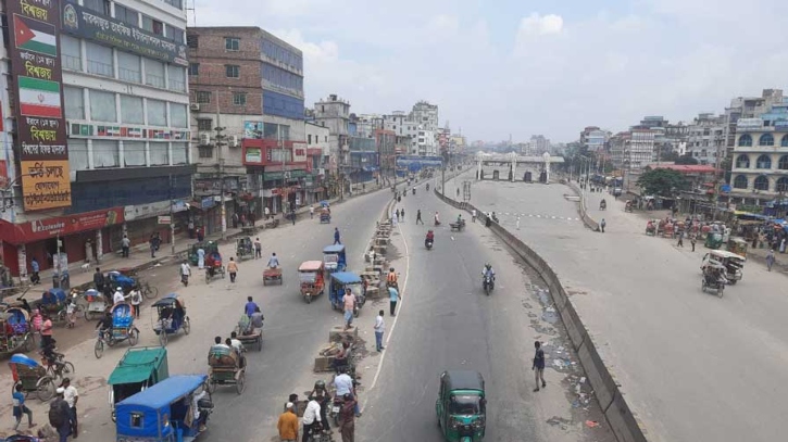 ঢাকার সঙ্গে বাস যোগাযোগ বন্ধ ঢাকার সঙ্গে বাস যোগাযোগ বন্ধ