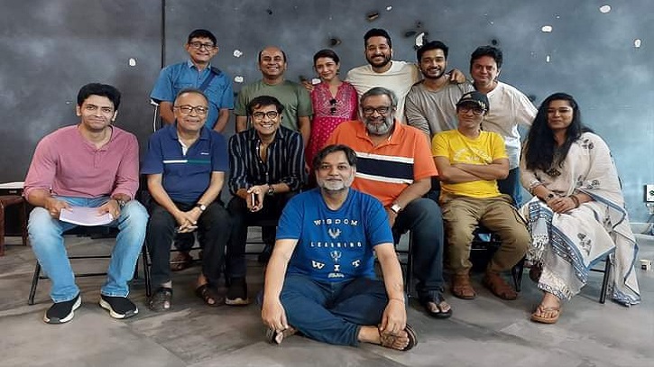তারকাবহুল সিনেমা ‘সত্যি বলে সত্যি কিছু নেই’ নিয়ে আসছেন সৃজিত মুখার্জি তারকাবহুল সিনেমা ‘সত্যি বলে সত্যি কিছু নেই’ নিয়ে আসছেন সৃজিত মুখার্জি