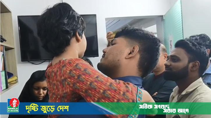 নিহত সাংবাদিক শিবলির পরিবার ও সন্তানদের সাথে আবিদের সাক্ষাৎ