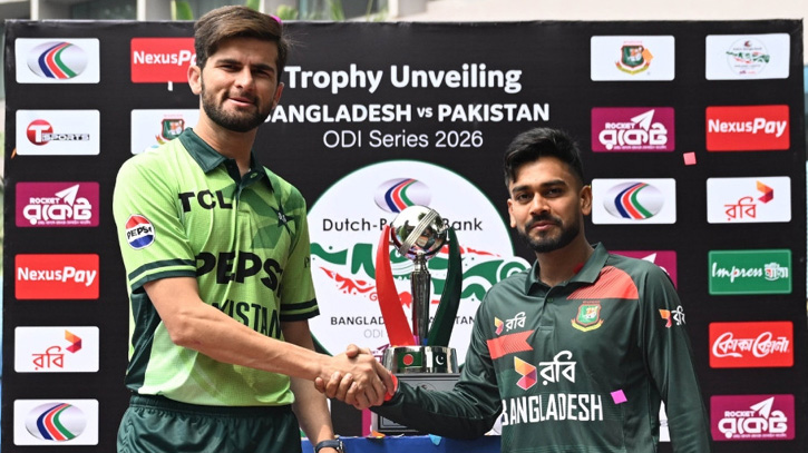 বিশ্বকাপের আক্ষেপ ভুলে মাঠে নামছে বাংলাদেশ, ট্রফি উন্মোচন