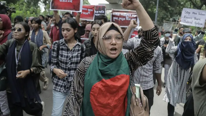 শুক্রবার শিক্ষার্থীদের নতুন কর্মসূচি ‘দ্রোহ মিছিল’ শুক্রবার শিক্ষার্থীদের নতুন কর্মসূচি ‘দ্রোহ মিছিল’