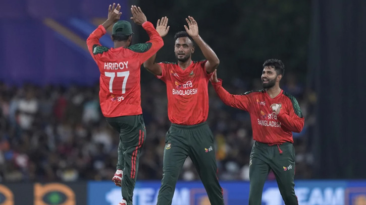 একশোও করতে পারলো না শ্রীলঙ্কা, দাপুটে জয় টাইগারদের একশোও করতে পারলো না শ্রীলঙ্কা, দাপুটে জয় টাইগারদের