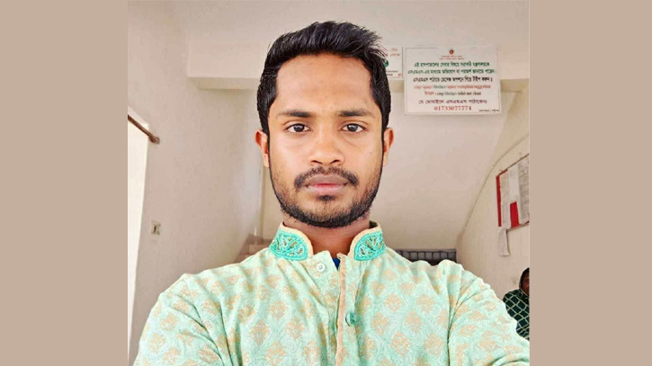 ফজরের নামাজ পড়তে বেরিয়ে ছেলের মরদেহ দেখলেন বাবা ফজরের নামাজ পড়তে বেরিয়ে ছেলের মরদেহ দেখলেন বাবা