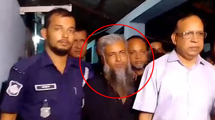 চাঁদপুরের হামলার শিকার সেই খতিব শঙ্কামুক্ত, হামলাকারী কারাগারে চাঁদপুরের হামলার শিকার সেই খতিব শঙ্কামুক্ত, হামলাকারী কারাগারে