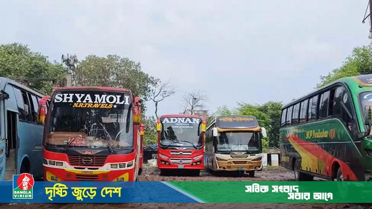 চাঁপাইনবাবগঞ্জ থেকে ৯০ ঘণ্টা পর দূরপাল্লার বাস চলাচল শুরু