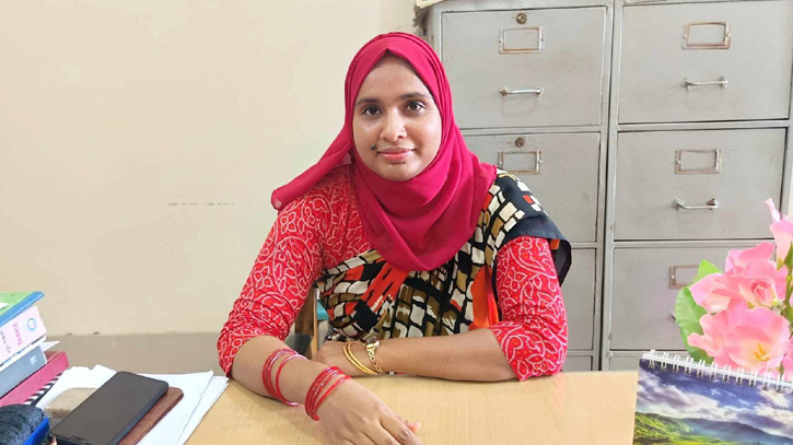 সংসার ও চাকরি সামলেও গবি শিক্ষকের পিএইচডি ডিগ্রি লাভ সংসার ও চাকরি সামলেও গবি শিক্ষকের পিএইচডি ডিগ্রি লাভ
