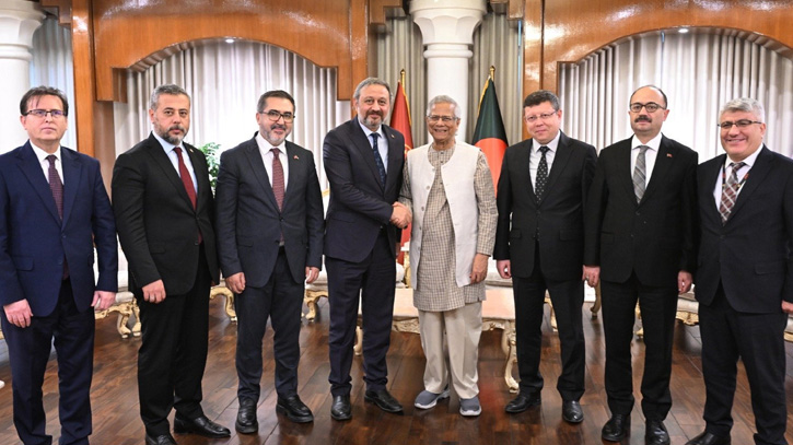 তুর্কি সংসদীয় প্রতিনিধিদলের সঙ্গে প্রধান উপদেষ্টার বৈঠক