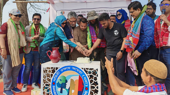 ক্রস-কান্ট্রি হাইকিং অভিযানের সফল সমাপ্তিতে ভোলায় সংহতি সমাবেশ