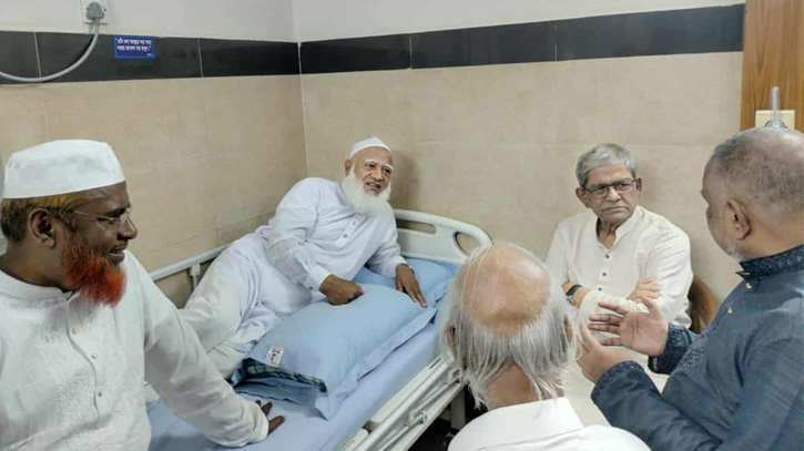 অসুস্থ জামায়াত আমীরকে দেখতে হাসপাতালে মির্জা ফখরুল অসুস্থ জামায়াত আমীরকে দেখতে হাসপাতালে মির্জা ফখরুল