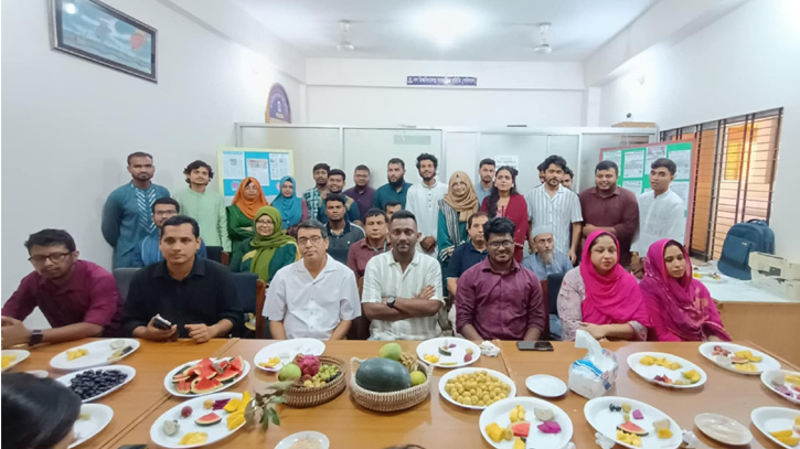 গণ বিশ্ববিদ্যালয়ে মৌসুমি ফলের উৎসব গণ বিশ্ববিদ্যালয়ে মৌসুমি ফলের উৎসব