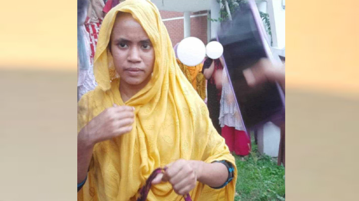 লুকিয়ে মেয়েদের ভিডিও-ছবি নেয়ার অভিযোগে হল থেকে ছাত্রী বিতাড়িত