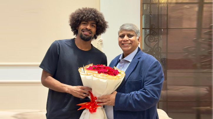 ভারত ও নেপাল ম্যাচ খেলতে আবারও ঢাকায় হামজা