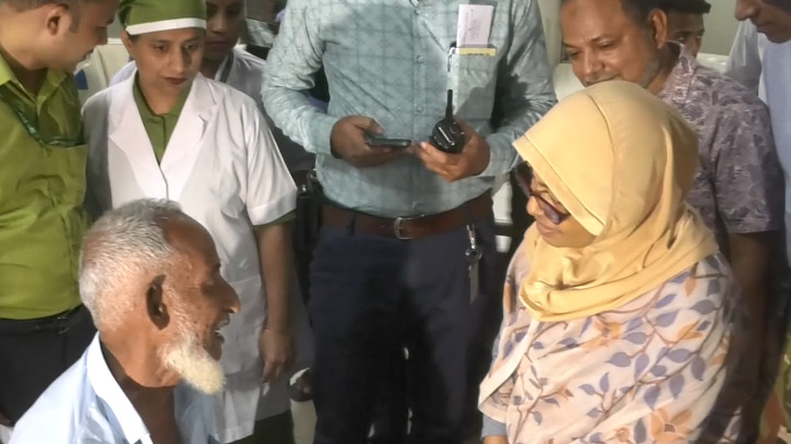 ‘নেই আর নেই- এর মাঝে দাঁড়িয়ে দেশের সব হাসাপাতাল’