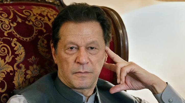 কারাবন্দি ইমরান খানের সঙ্গে সব ধরনের সাক্ষাৎ বন্ধ করল পাকিস্তান সরকার