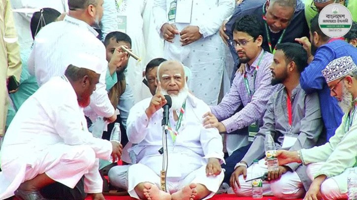 অসুস্থ জামায়াত আমীরকে নেওয়া হয়েছে হাসপাতালে অসুস্থ জামায়াত আমীরকে নেওয়া হয়েছে হাসপাতালে