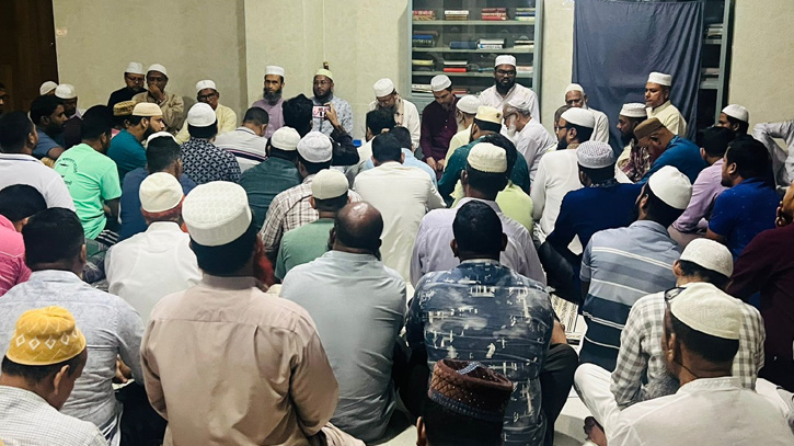 জামায়াত আমীরের সুস্থতা কামনায় কেন্দ্রীয় অফিস মসজিদে দোয়া অনুষ্ঠিত জামায়াত আমীরের সুস্থতা কামনায় কেন্দ্রীয় অফিস মসজিদে দোয়া অনুষ্ঠিত