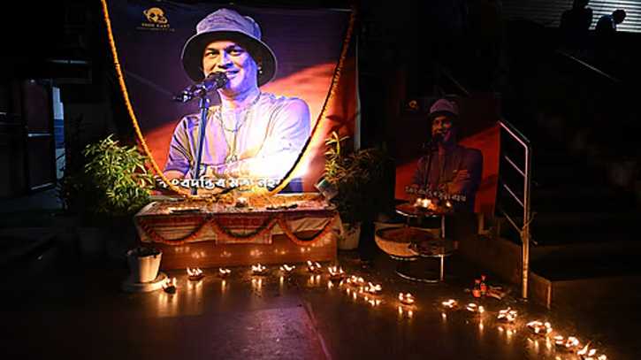 জুবিন গার্গের চিরবিদায়ে পূজা উৎসব থমকে গেছে আসামের উচ্ছ্বাস!