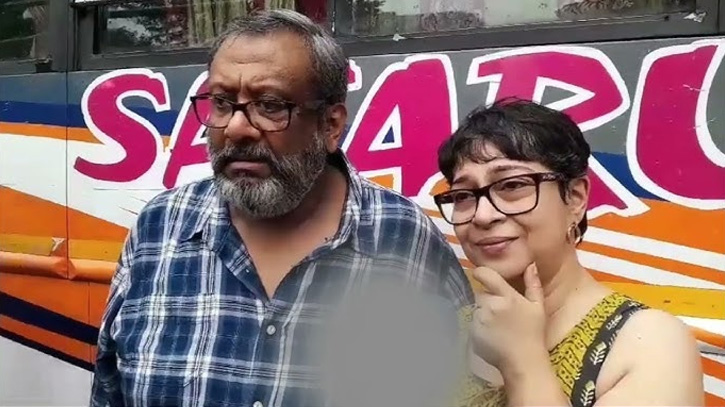 মায়ের মৃত্যুর শোক বুকে নিয়ে আন্দোলনে রাজপথে পরিচালক মায়ের মৃত্যুর শোক বুকে নিয়ে আন্দোলনে রাজপথে পরিচালক