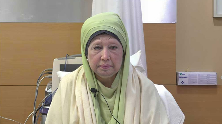 খালেদা জিয়ার চিকিৎসায় এভারকেয়ারে পৌঁছেছেন বিদেশি চিকিৎসক দল