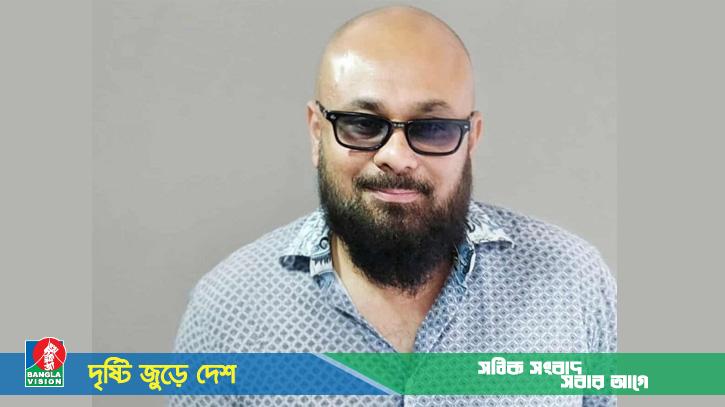 আদালতের গ্রেফতারি পরোয়ানার পরও বহাল তবিয়তে রায়হান কবির