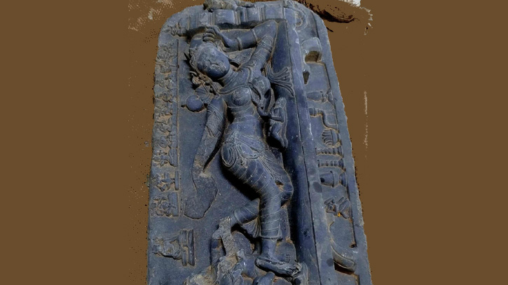 কোটি টাকা মূল্যের কষ্টি পাথরের মূর্তি উদ্ধার, গ্রেফতার ৩ কোটি টাকা মূল্যের কষ্টি পাথরের মূর্তি উদ্ধার, গ্রেফতার ৩