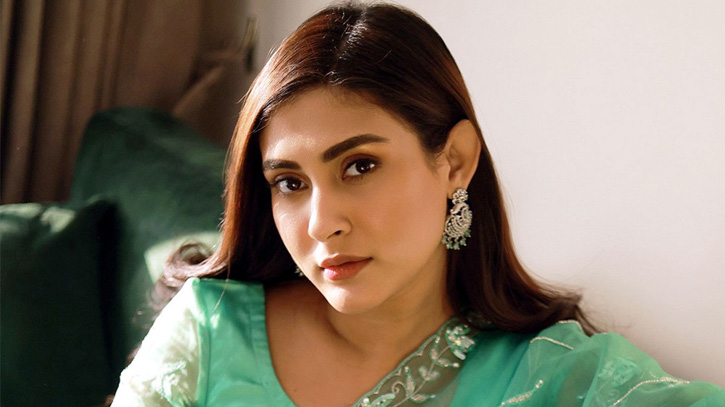 আত্মসমর্পণ করে জামিন পেলেন মেহজাবীন চৌধুরী