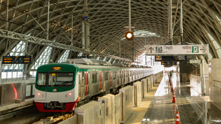৫ ঘণ্টারও বেশি সময় পর চালু হয়েছে মেট্রোরেল চলাচল