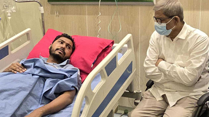 চিকিৎসাধীন নুরকে দেখতে হাসপাতালে মির্জা ফখরুল চিকিৎসাধীন নুরকে দেখতে হাসপাতালে মির্জা ফখরুল