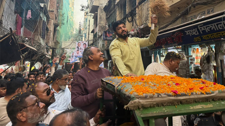 ইশরাকের নির্বাচনী প্রচারে জনতার ঢল, পুরান ঢাকা পরিণত হলো গণজোয়ারে