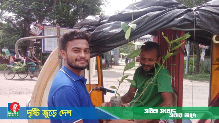 ‘যত ভোট, তত গাছ’ রাকসুতে ব্যতিক্রমী প্রচার আরিফুলের!